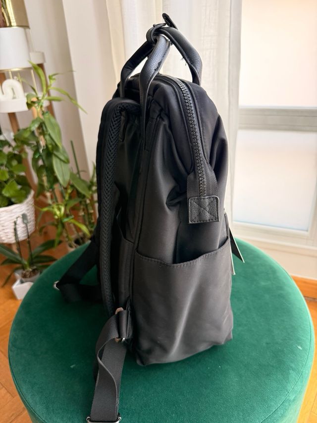 Mochila negra baggallini