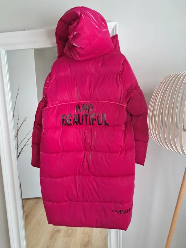 Plumas largo fucsia con detalles turquesa