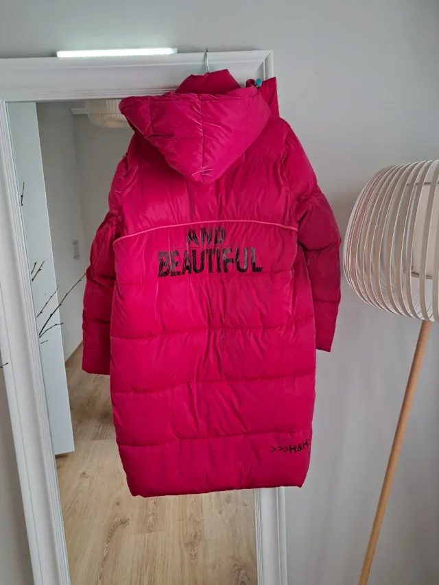 Plumas largo fucsia con detalles turquesa