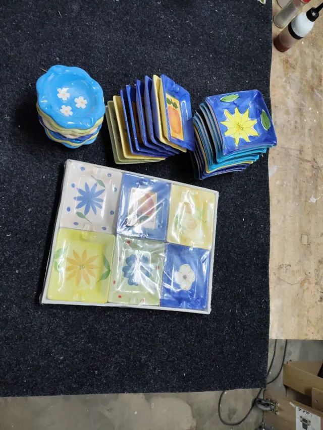 Ceniceros de cerámica con diseño floral