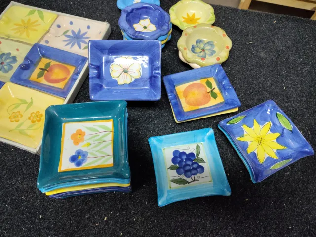 Ceniceros de cerámica con diseño floral