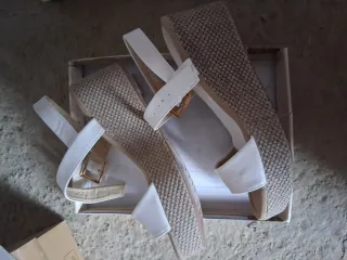 Sandalias en varios colores