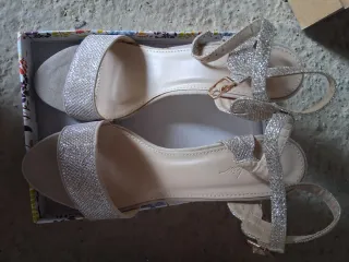 Sandalias en varios colores