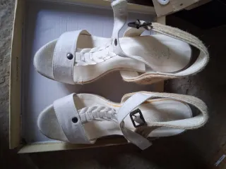 Sandalias en varios colores