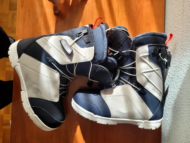 Tabla Snowboard y Botas 43