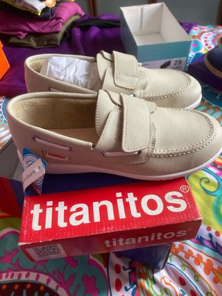 Zapatos niños Titanitos beige talla 32. NUEVOS