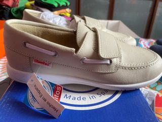 Zapatos niños Titanitos beige talla 32. NUEVOS