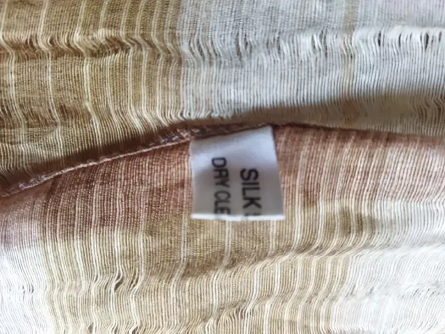 Foulard de rayas beige y marrón