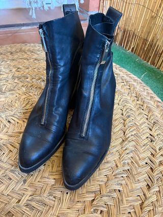 Botines Zara Piel Cremallera Delantera.