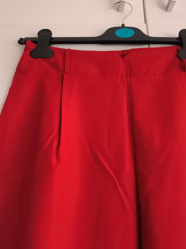 Pantalones rectos rojos