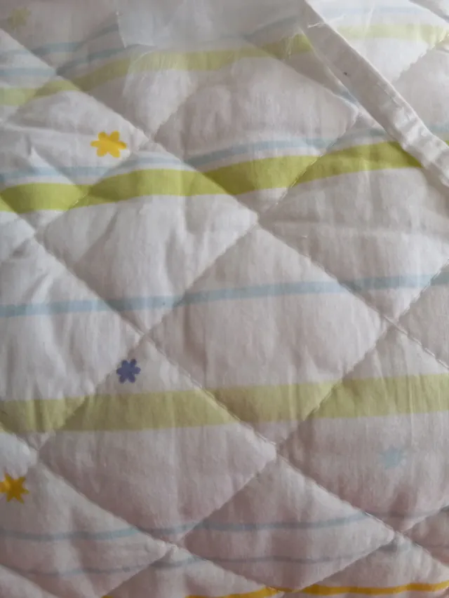 Protector de cuna acolchado