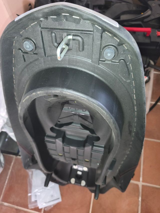 Asiento Yamaha Xmax 125 2016 Roto
