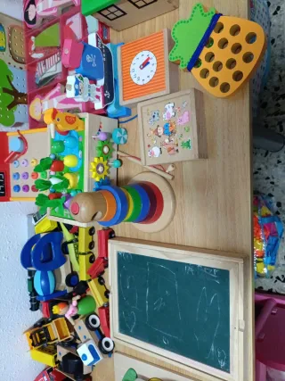 Gran lote de juguetes de madera