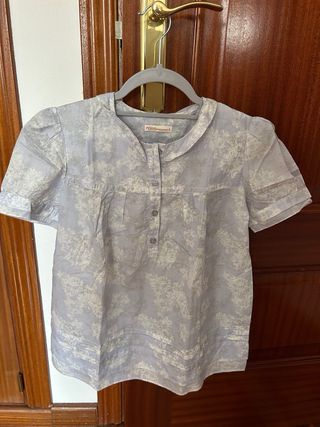 Blusa Purificación García azul y blanco