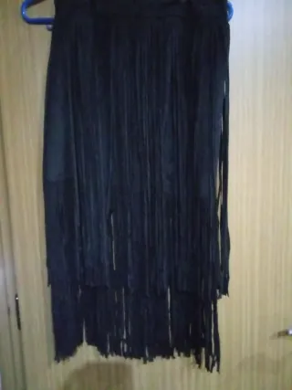 Falda larga negra con flecos Talla M