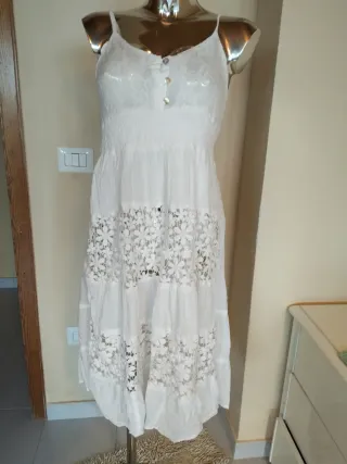 Vestitino estivo bianco ricamato