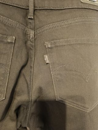 Pantalón Negro Levi's Mujer Talla 25