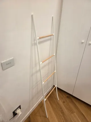 Portasciugamani e cesta portabiancheria