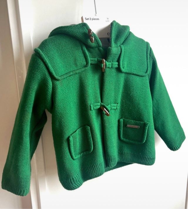 Abrigo Mayoral verde con capucha