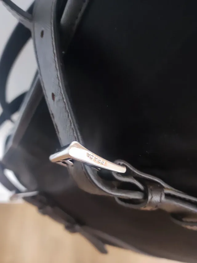 Bolso Prada Milano Negro y Plateado