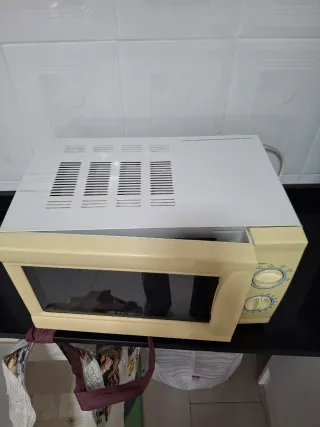 Microondas Beige Orbegozo