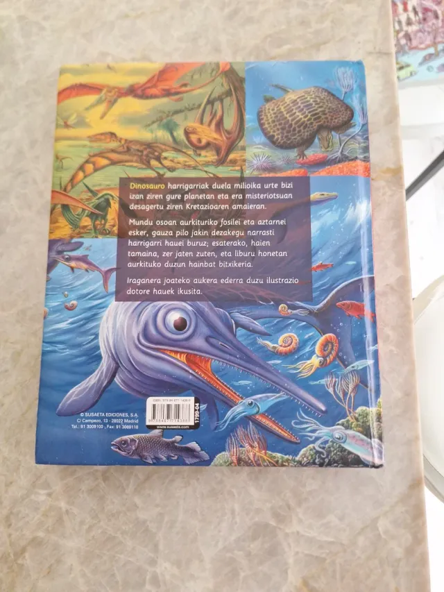 Entziklopedia dinosauroen (Basque Edition)