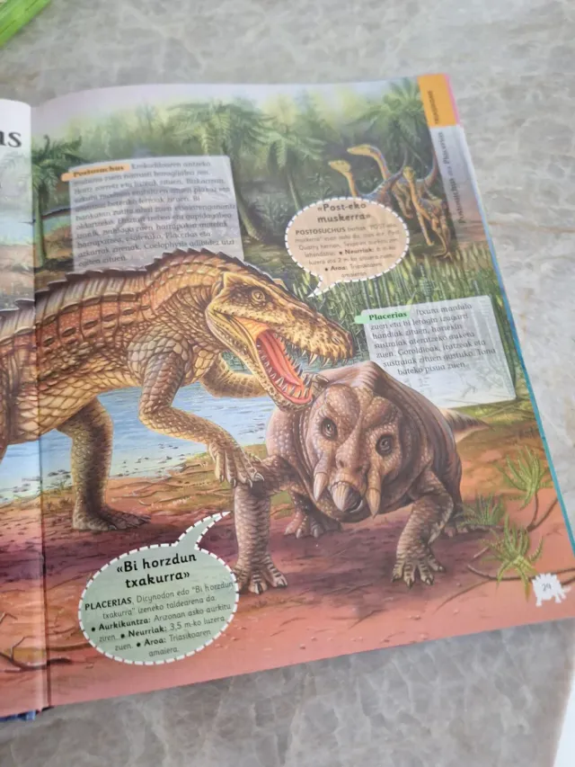 Entziklopedia dinosauroen (Basque Edition)