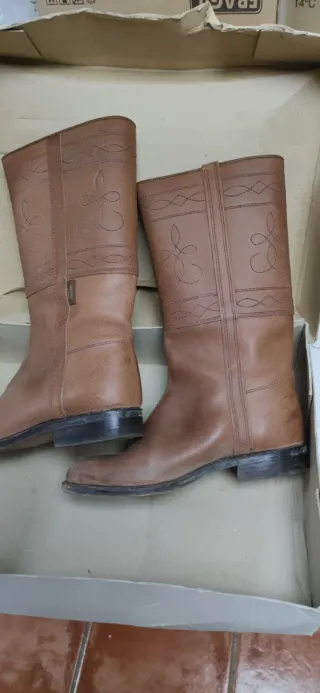 Botas camperas piel marrones