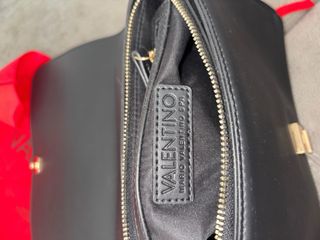 Bolso Valentino Negro Cadena Dorada