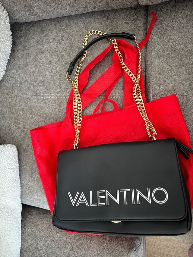 Bolso Valentino Negro Cadena Dorada
