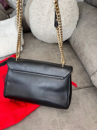 Bolso Valentino Negro Cadena Dorada
