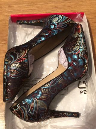 Tacones Maria Mare con bordados Multicolor