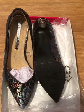 Tacones Maria Mare con bordados Multicolor