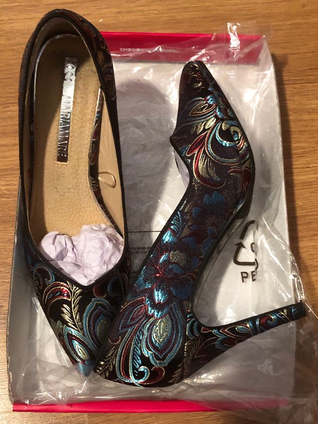 Tacones Maria Mare con bordados Multicolor