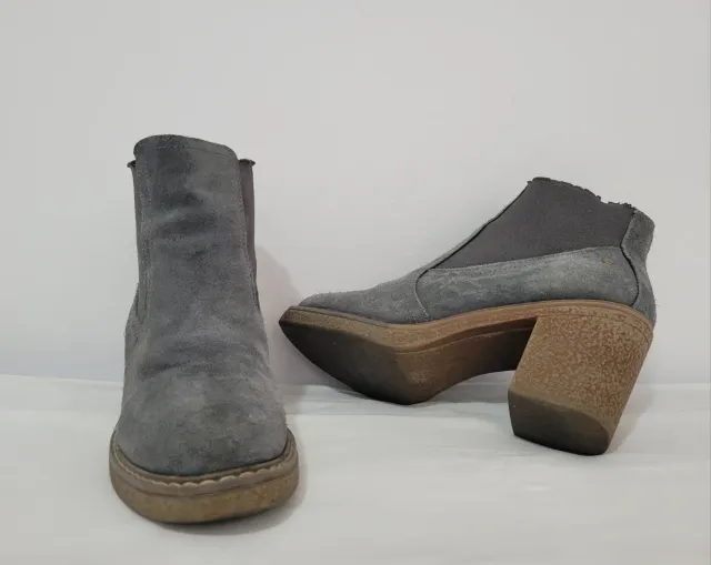 Botines de serraje grises