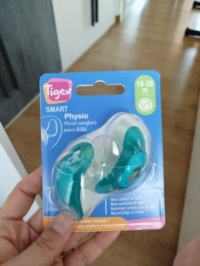 Tigex Chupetes Physio 18-36m y caja de almacenamie