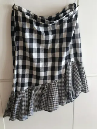 Falda cuadros blanco y negro