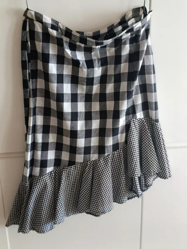 Falda cuadros blanco y negro