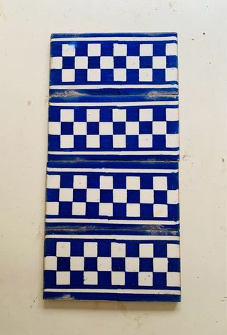 Lote 4 azulejos antiguos diseño damero