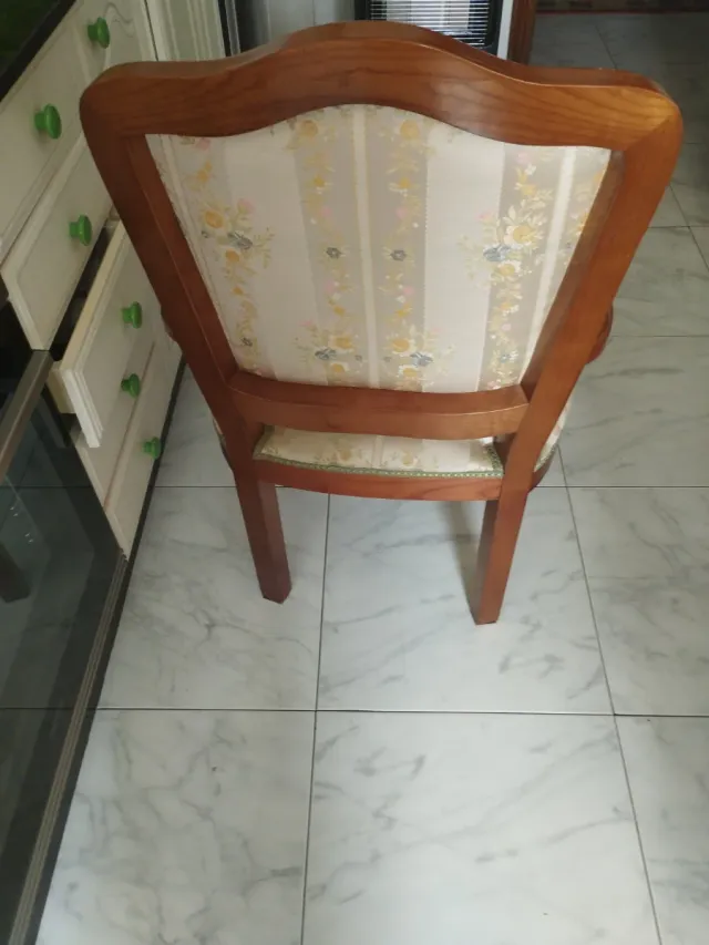 Sillón antiguo tapizado flora Monforte de Lemos of