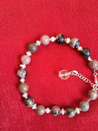 Pulsera de piedras naturales y perlas de río plata