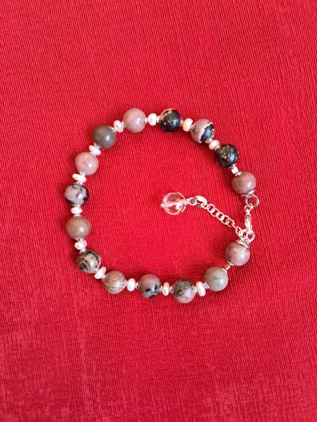 Pulsera de piedras naturales y perlas de río plata