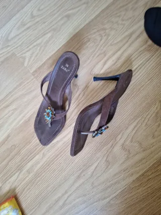 Sandalias Zara Talla 38 Marrón Pedrería