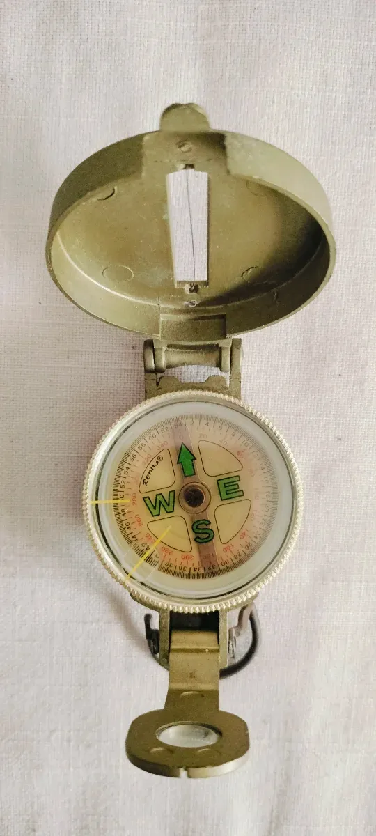 Brújula militar lensática M-1950
