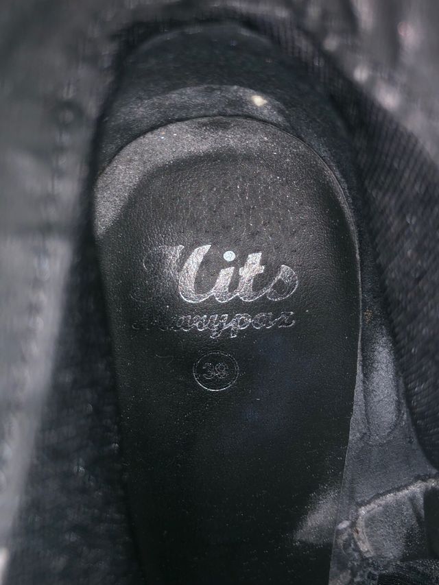 Botines de tacón alto negros