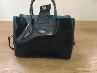 Bolso Bimba y Lola Negro Charol Dorado