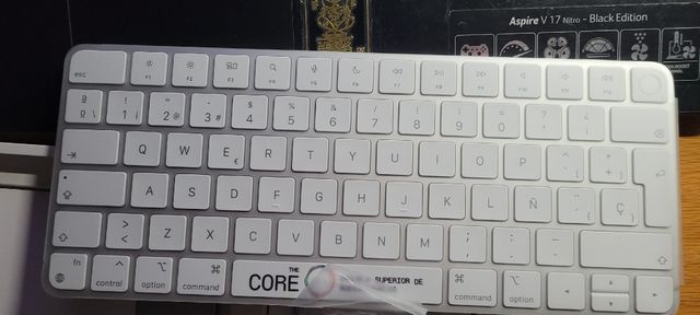 Teclado y Ratón Apple Magic - Plata/Blanco