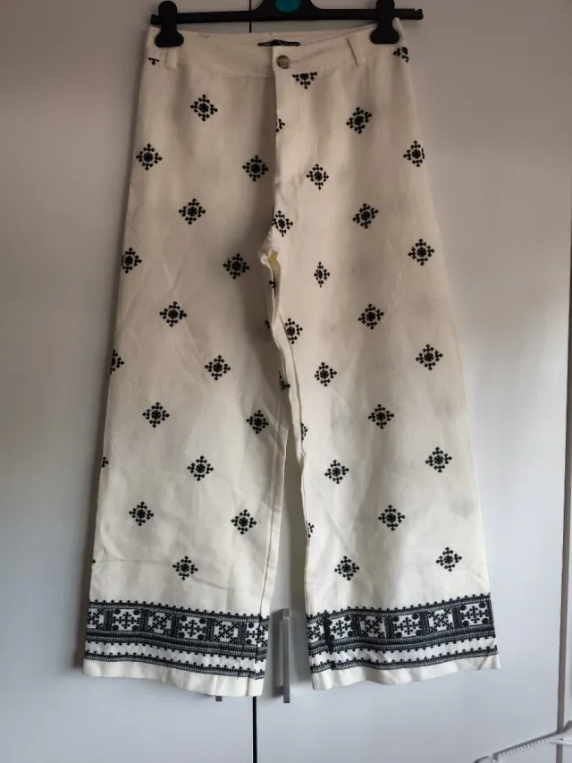 Pantalones anchos bordados
