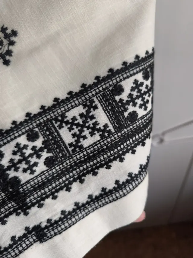 Pantalones anchos bordados