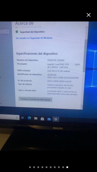 Ordenador sobremesa + teclado, altavoces y regleta